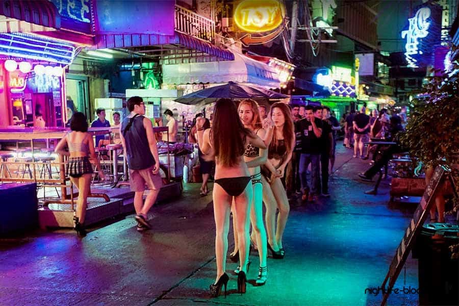 Vie nocturne de Pattaya - Boîtes de nuit et filles indépendantes.